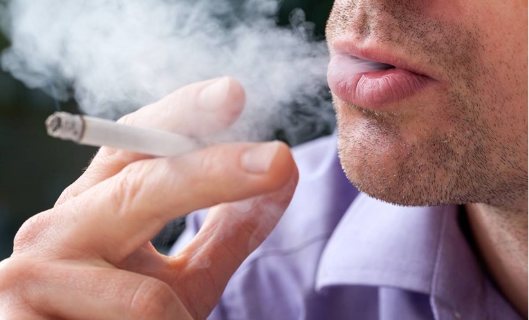 Istraživanje: Bivši i sadašnji pušači žive u većoj boli